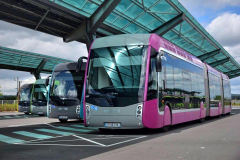 Duplacsuklós villanybuszokra cserélné 24 méteres Van Hool dízel–elektromos hibridjeit a franciaországi Metz