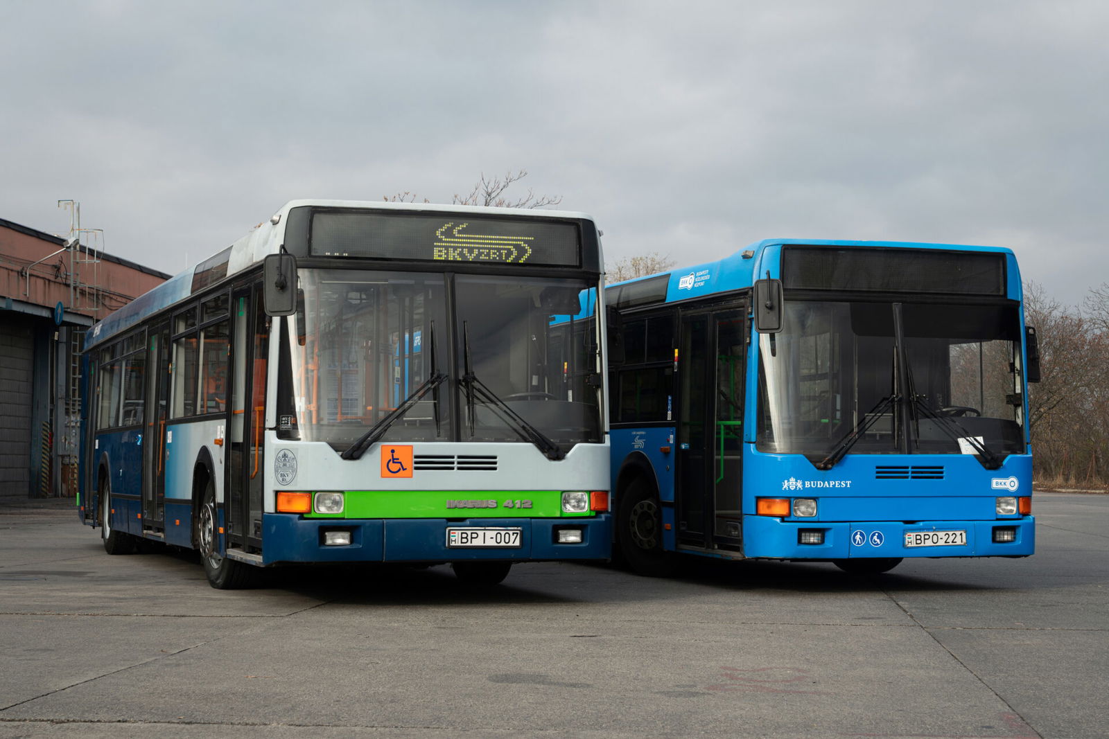 A két ünnep között búcsúzik az Ikarus 412 és Ikarus EAG E91 típusoktól a BKV