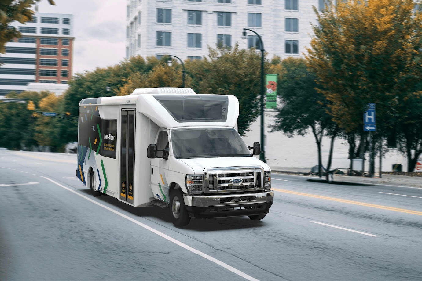 Benzinüzemű shuttle-busszal bővíti kínálatát az Optimal EV