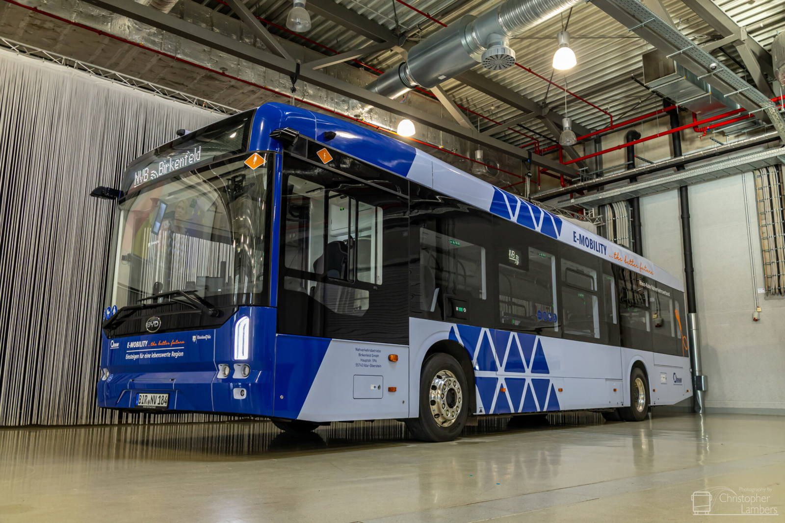 Bemutatták a németországi Idar-Oberstein vadonatúj, húszdarabos BYD eBus B12.b flottáját