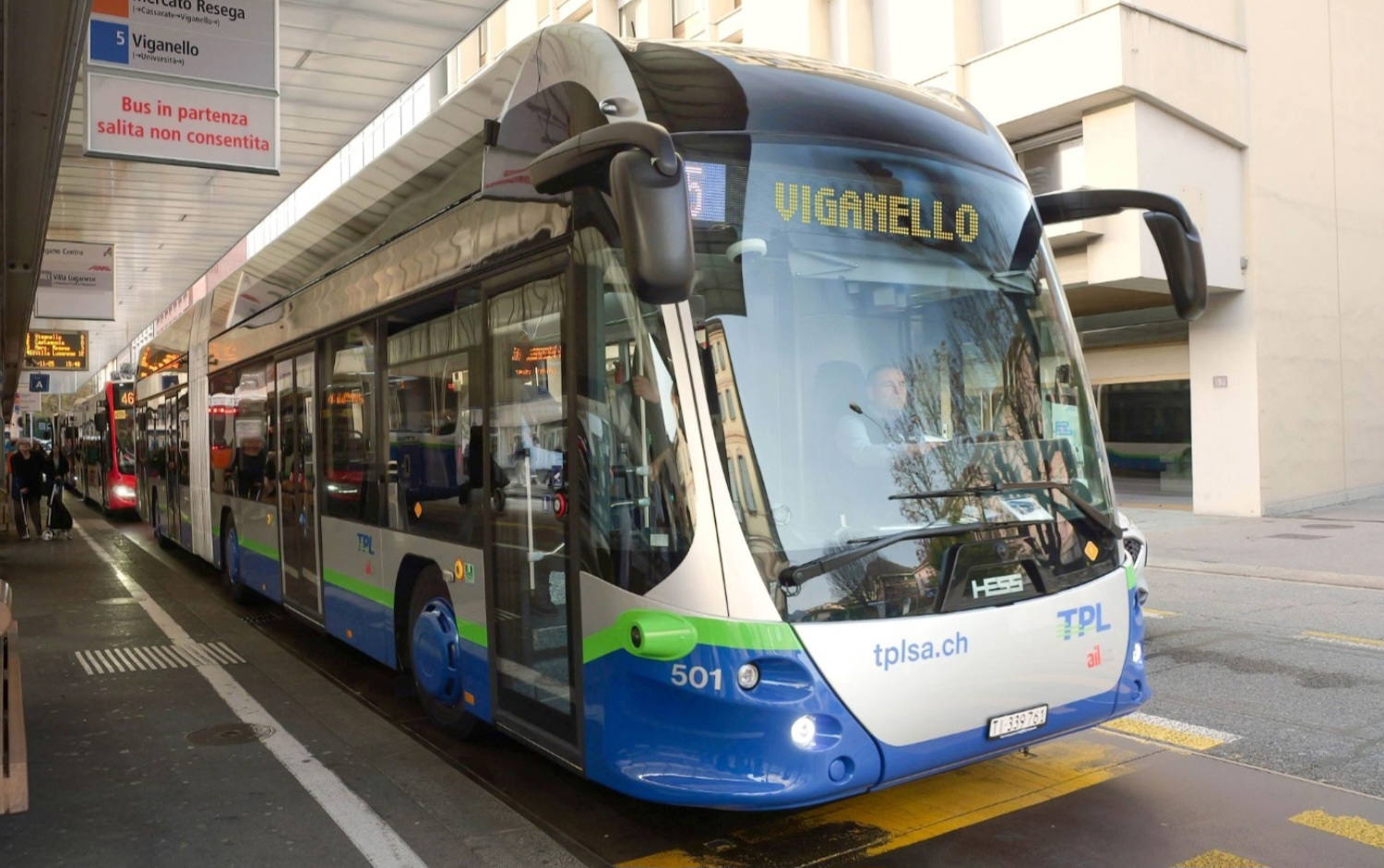 Csuklós Hess lighTram villanybuszokkal indult el a svájci Lugano első tisztán elektromos viszonylata