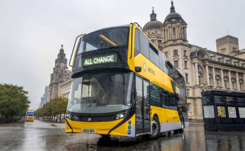 Növekvő beszerzések, csökkenő hazai gyártás: feszültség a brit buszpiacon