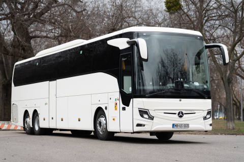 Két vadonatúj Mercedes-Benz Tourismo L érkezett a Megyeri Busz flottájába