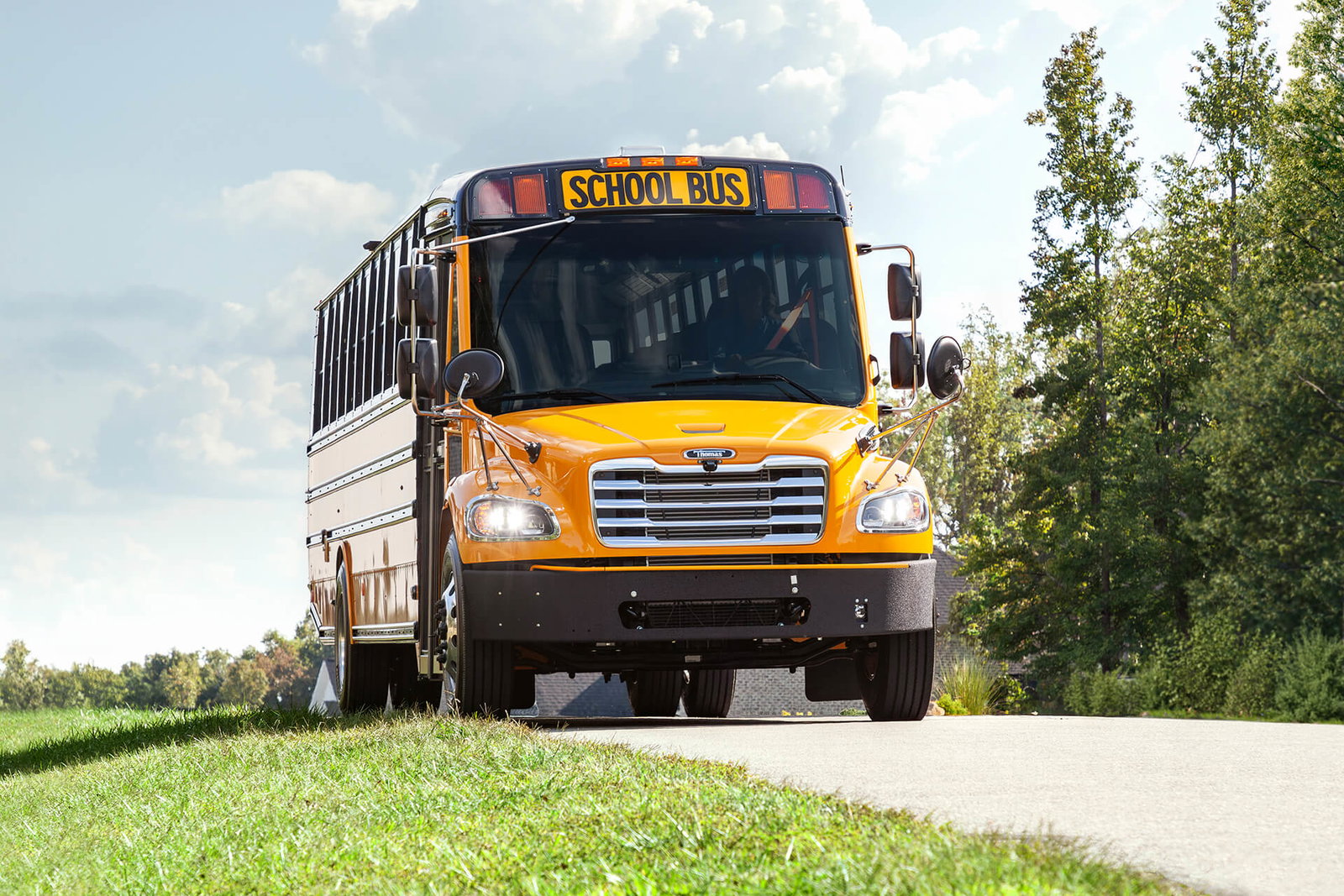 Benzinüzemű Type C kategóriás iskolabusszal bővíti kínálatát a Thomas Built Buses