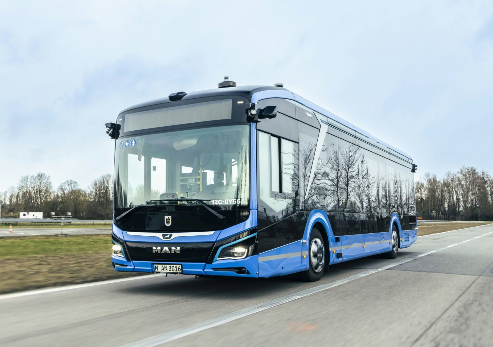 SAE 4-es önvezető rendszerrel szerelt villanybuszt tesztel az MAN Münchenben