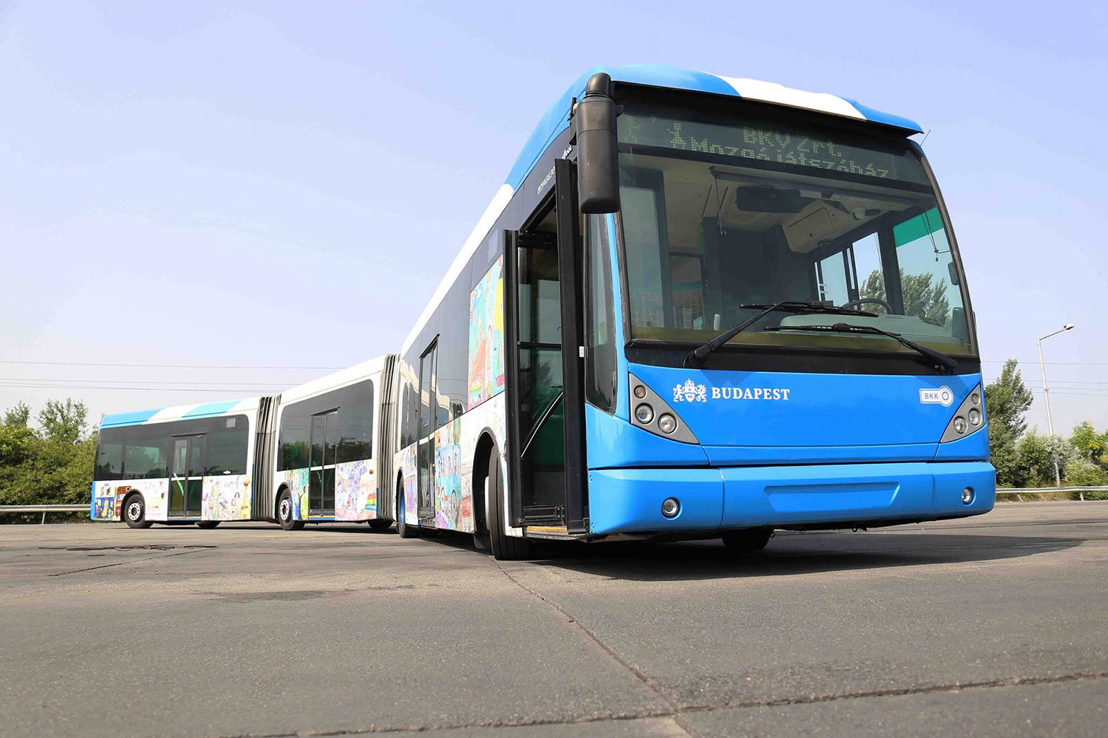 Nyílt napot tart az Óbudai Autóbuszgarázsban gyermeknap alkalmából a BKV