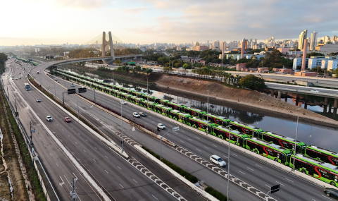 São Paulo egyszerre félezer elektromos buszt állított forgalomba