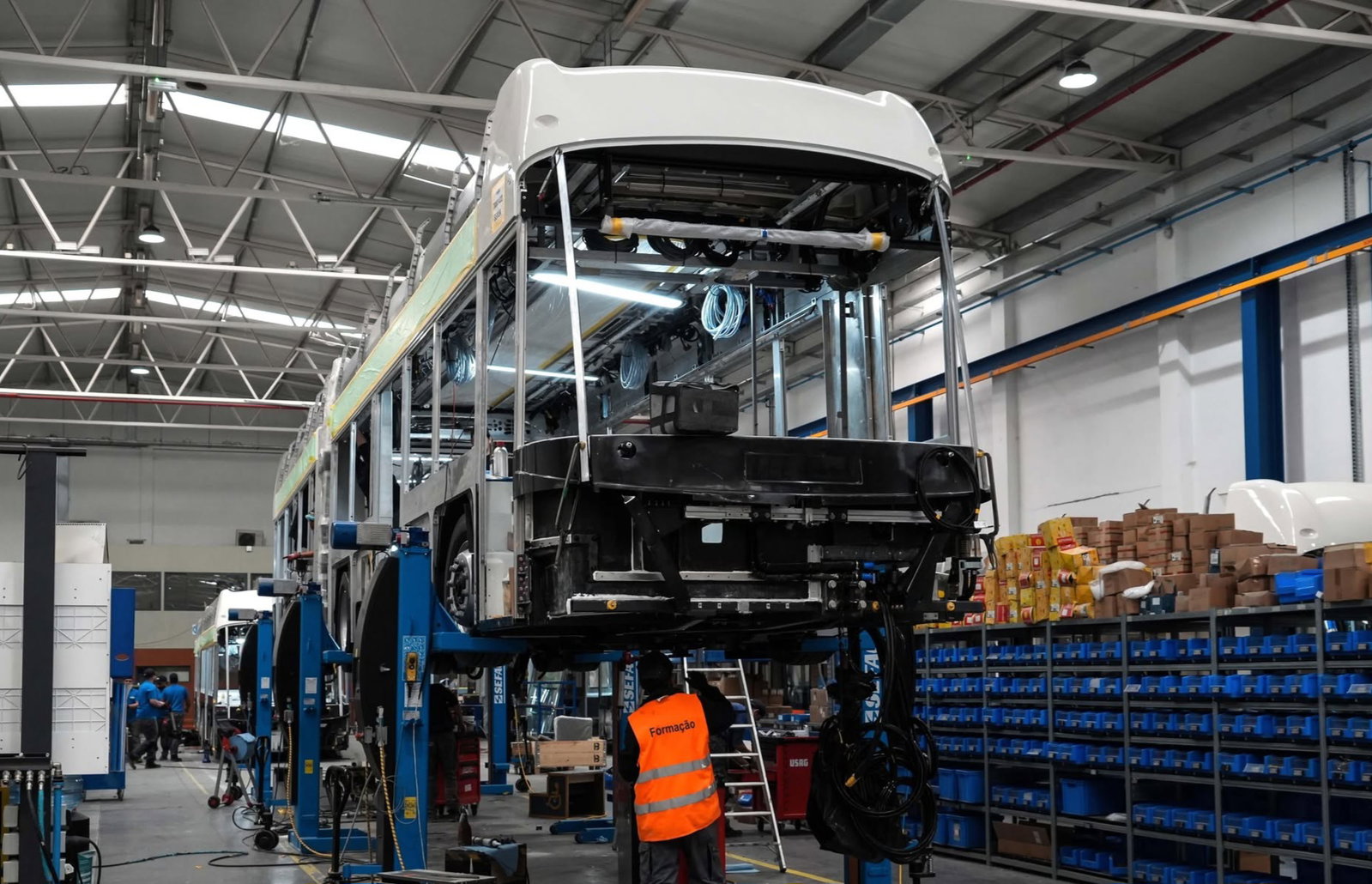 Portugáliában épített ki villanybusz-gyártókapacitást a svájci Hess