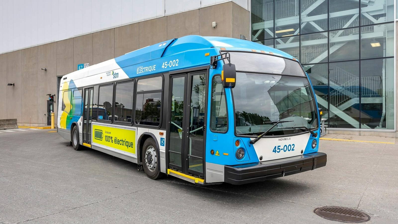 Megérkezett leendő szolgálati helyére Montréal első Nova Bus LFSe+ villanybusza
