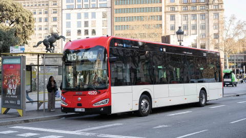 Három év alatt harmadával csökkent Barcelonában a dízelmotoros autóbuszok száma