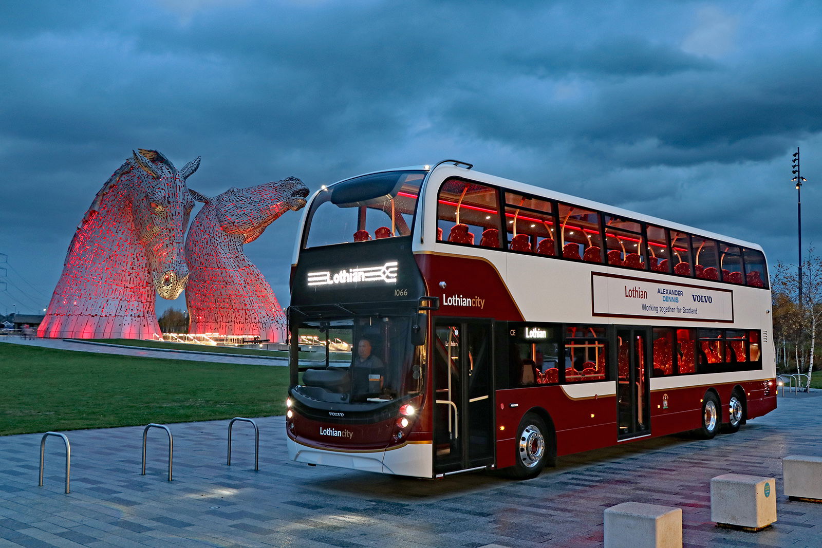 Volvo alvázas háromtengelyes Alexander Dennis emeleteseket rendelt a Lothian Buses