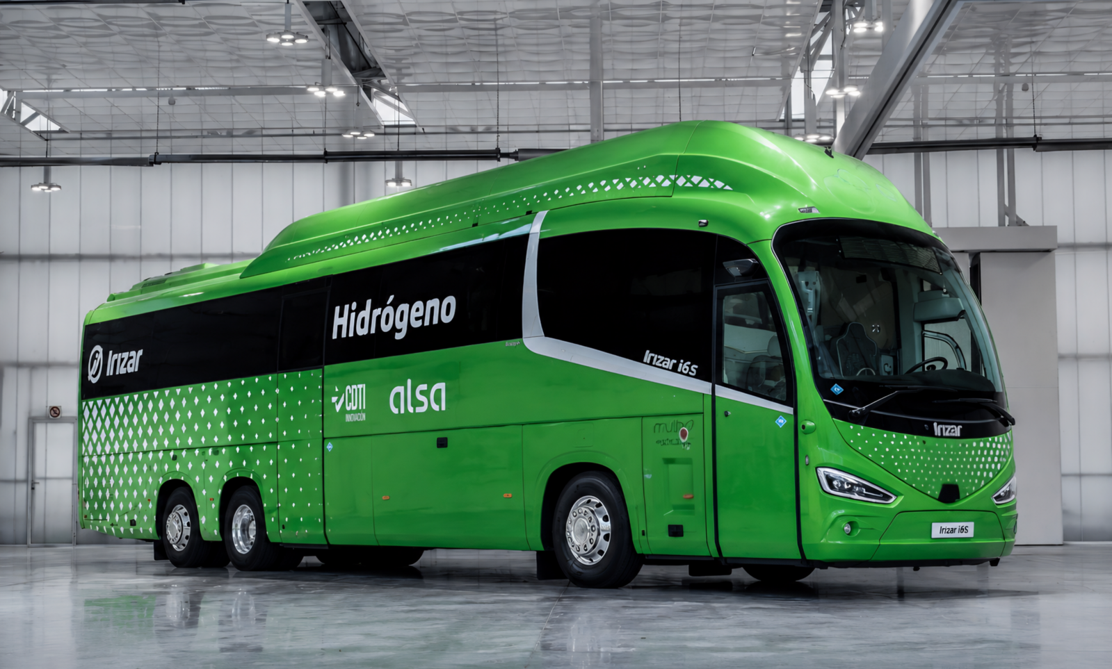 Irizar unveils its second-generation hydrogen-powered coach