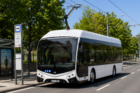 A SOR és a Škoda szállítja Opava trolibusz-felsővezetékről tölthető villanybuszait