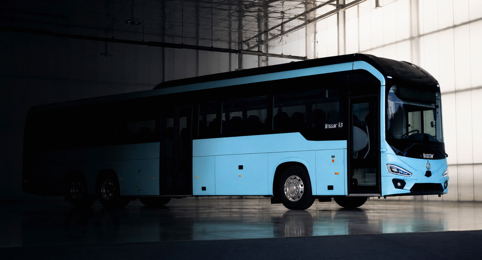 Új háromtengelyes csúcsmodell érkezik az Irizar elektromos helyközi kínálatába