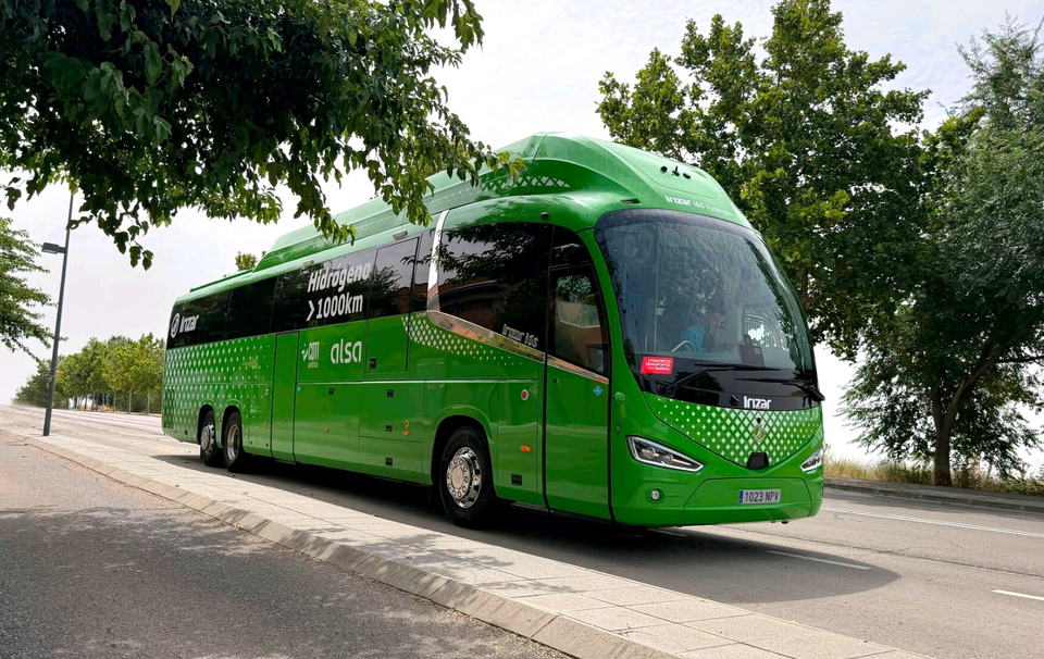 Madrid térségében kezdte meg valós üzemi tesztjét az Irizar második generációs hidrogénbusza