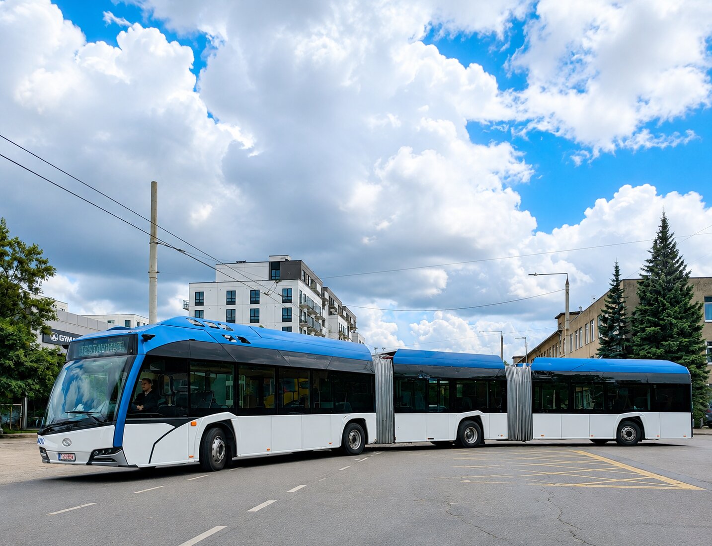 Vilnius 25 méteres villanybuszt tesztel – itthon mi áll a duplacsuklósok útjában?