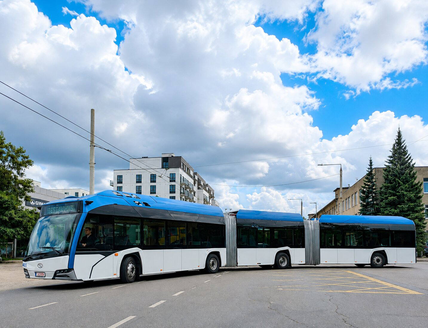 Vilnius 25 méteres villanybuszt tesztel – itthon mi áll a duplacsuklósok útjában?
