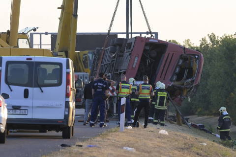 A busz megvédhet, de csak ha az ülésben maradunk – ezért életbevágó a biztonsági öv