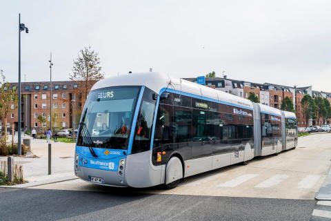 Jelentős duplacsuklós villanybusz-beszerzés körvonalazódik Párizsban