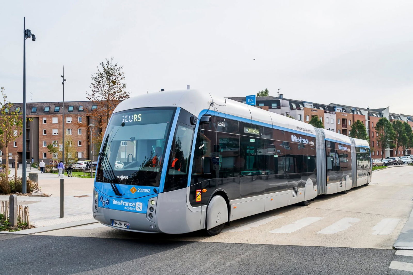 Jelentős duplacsuklós villanybusz-beszerzés körvonalazódik Párizsban