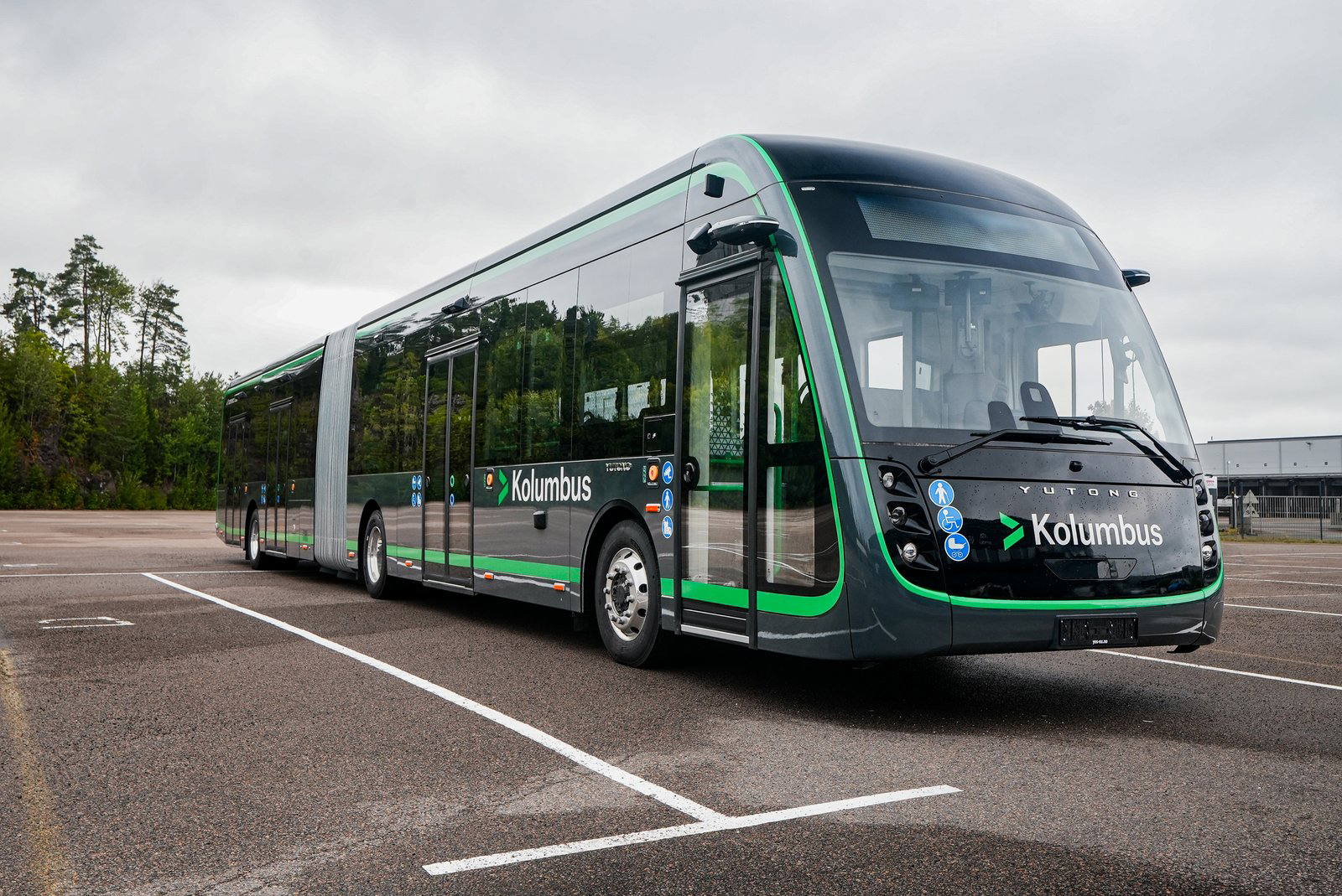 Yutong officially unveils its articulated electric bus for BRT services