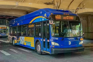Rekordbeszerzés készül New Yorkban: 650 új gázüzemű autóbuszt vásárolna az MTA