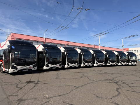 Szolgálatra kész Opava mind a nyolc frissen beszerzett SOR villanybusza