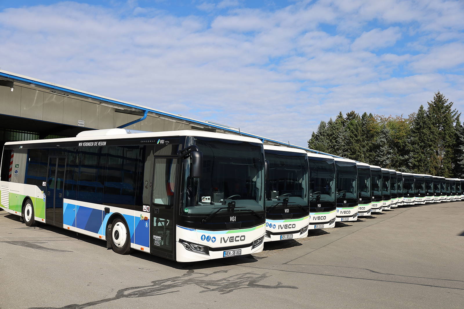 Húsz új Iveco Crossway LE-t szerzett be a tanévkezdésre a Stanglmeier