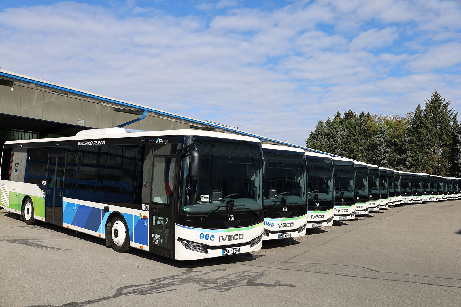 Húsz új Iveco Crossway LE-t szerzett be a tanévkezdésre a Stanglmeier