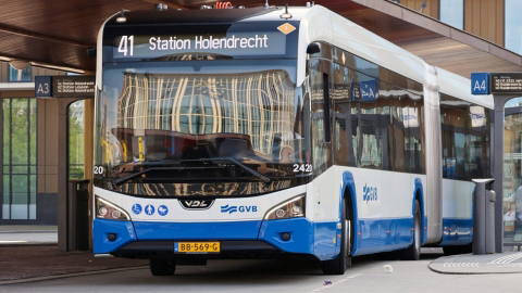 Nem elég buszt gyártani – újra kell gondolnia működését az európai busziparnak