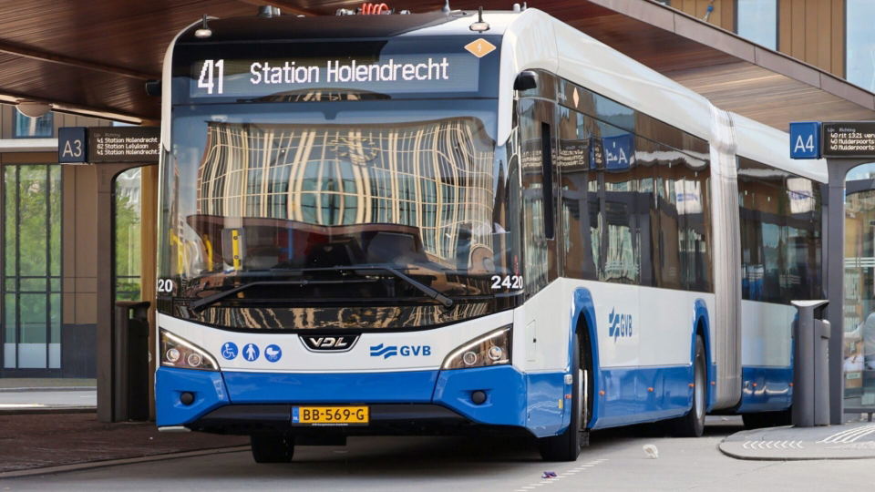 Nem elég buszt gyártani – újra kell gondolnia működését az európai busziparnak