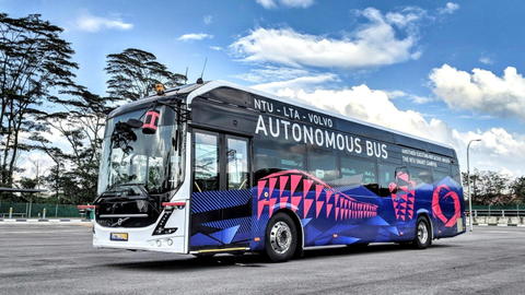 Teljesen önvezető villanybuszt tesztel a Volvo