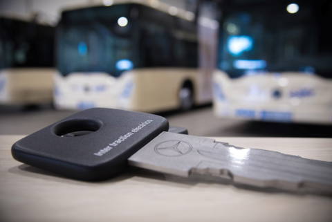 Öt darab Mercedes-Benz Conecto G áll forgalomba a debreceni DKV-nál