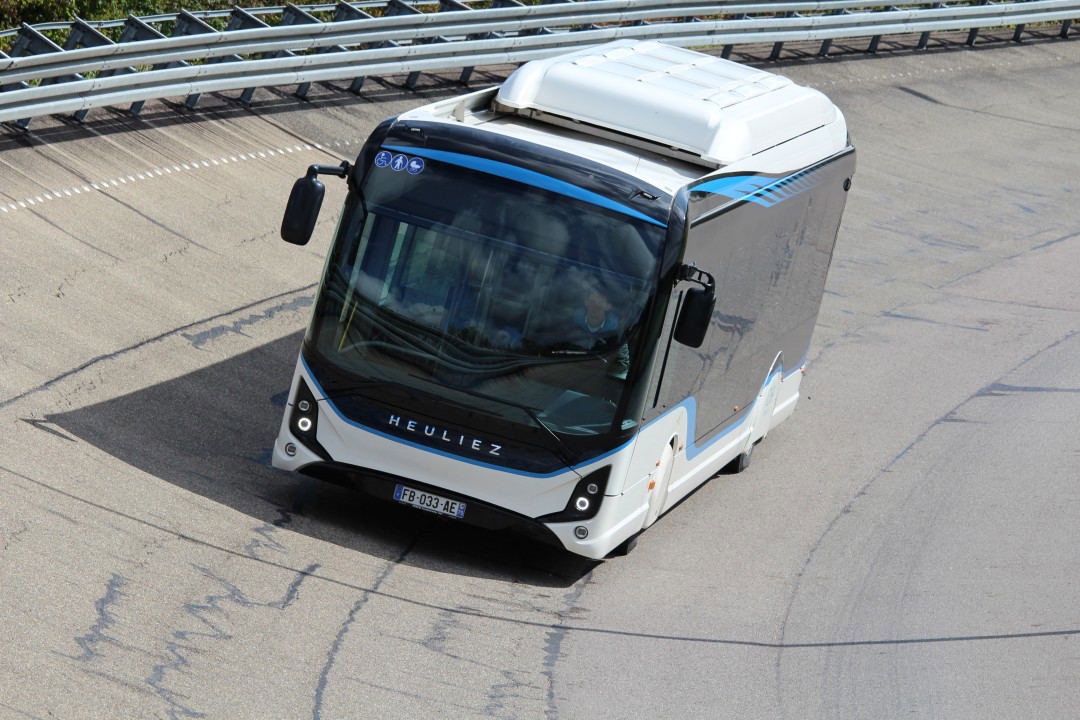 Több, mint félezer kilométert ment egy feltöltéssel a Heuliez villanybusza