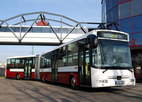 Új csuklós busztípuson dolgozik a Credobus