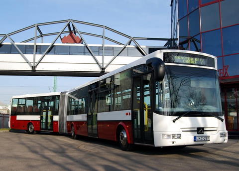 Új csuklós busztípuson dolgozik a Credobus