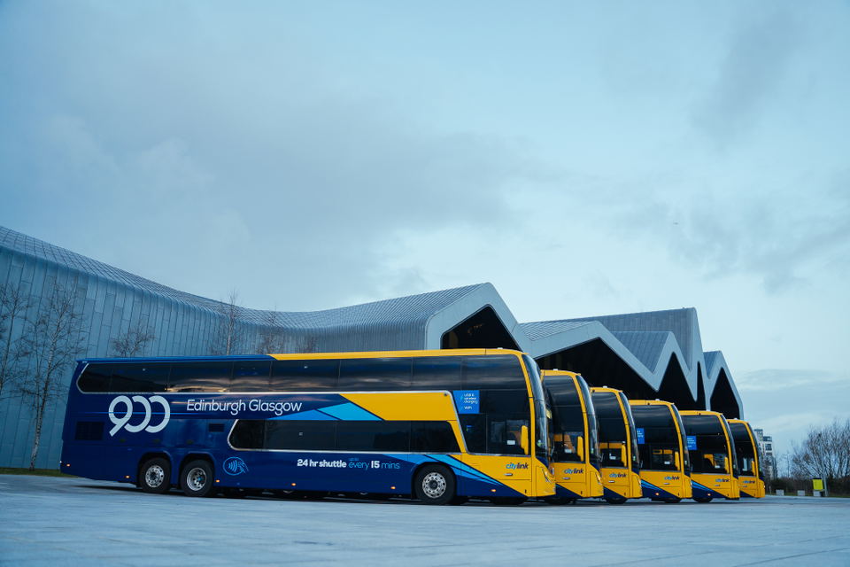 Plaxton Panorama emeletesek Skócia egyik legfontosabb buszjáratán