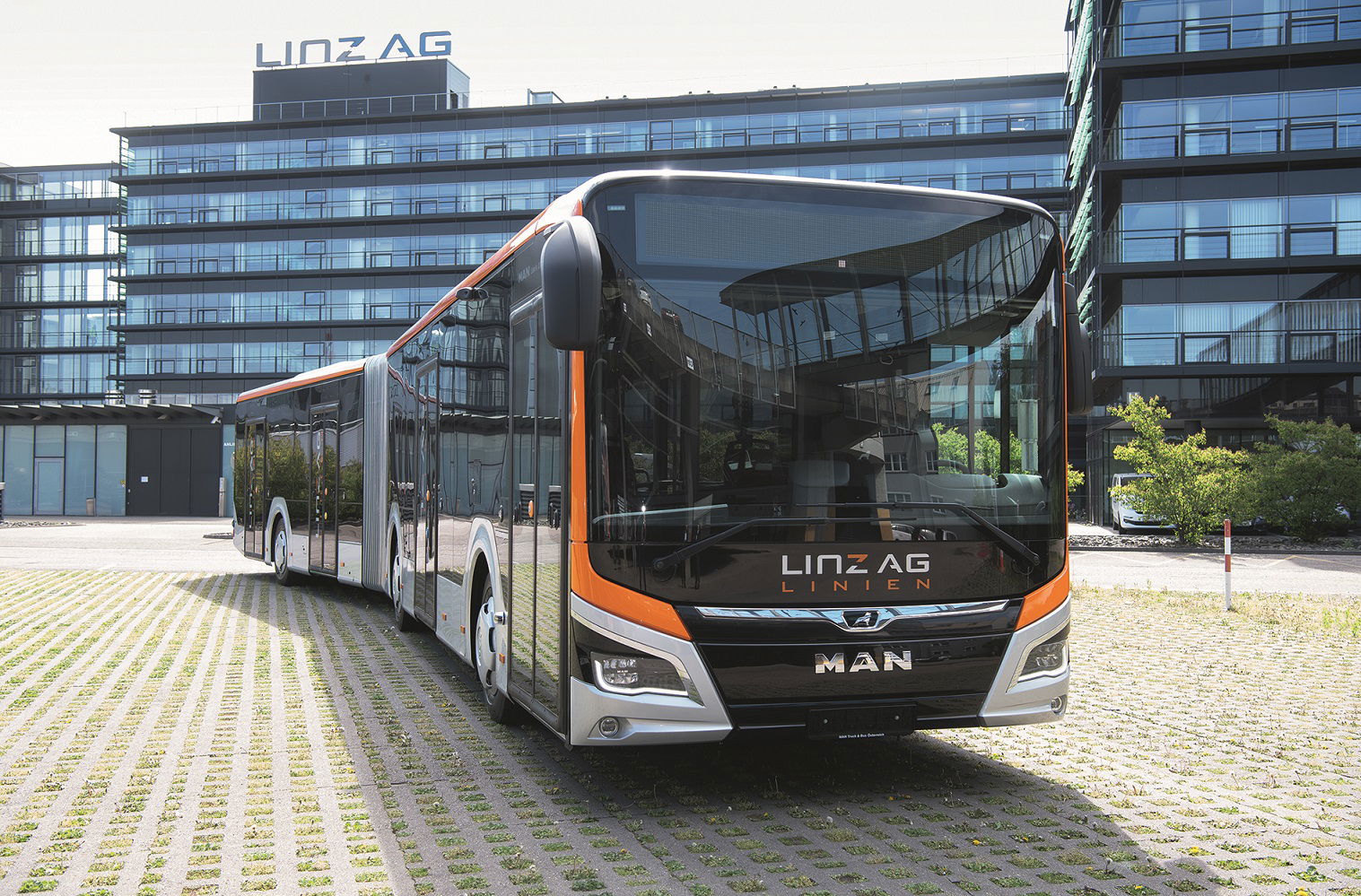 Hibrid hajtású autóbuszokra cseréli gázüzemű flottáját Linz