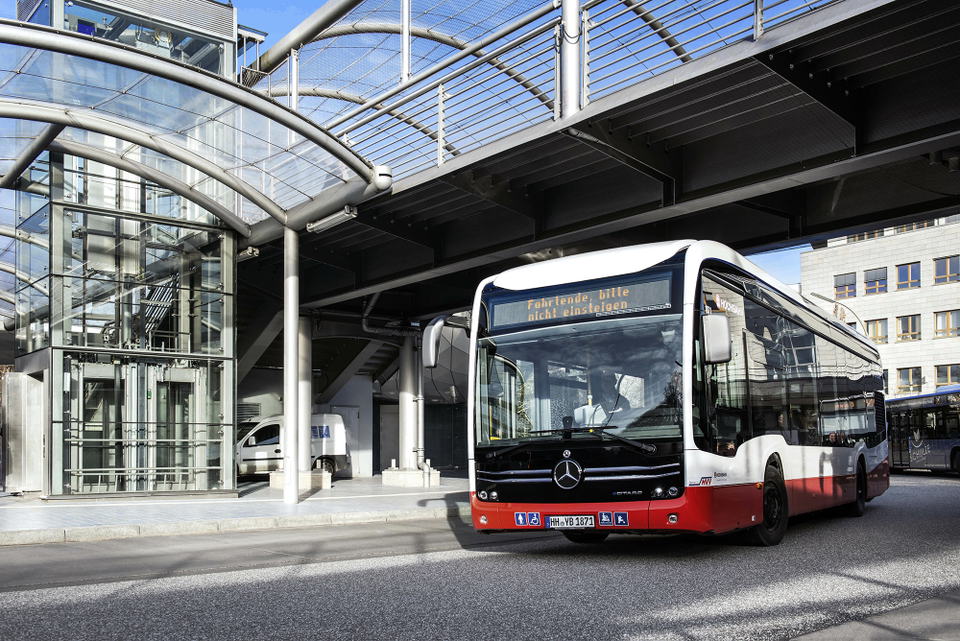 A Daimler Buses, az MAN és a Solaris osztozik a hamburgi megatenderen