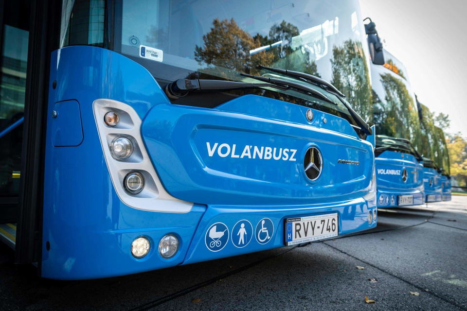 Új buszok erősítik a főváros agglomerációs közösségi közlekedését