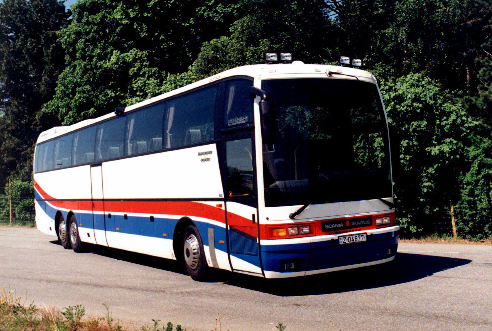 Különleges Ikarus EAG turistabusz bukkant fel Svédországban