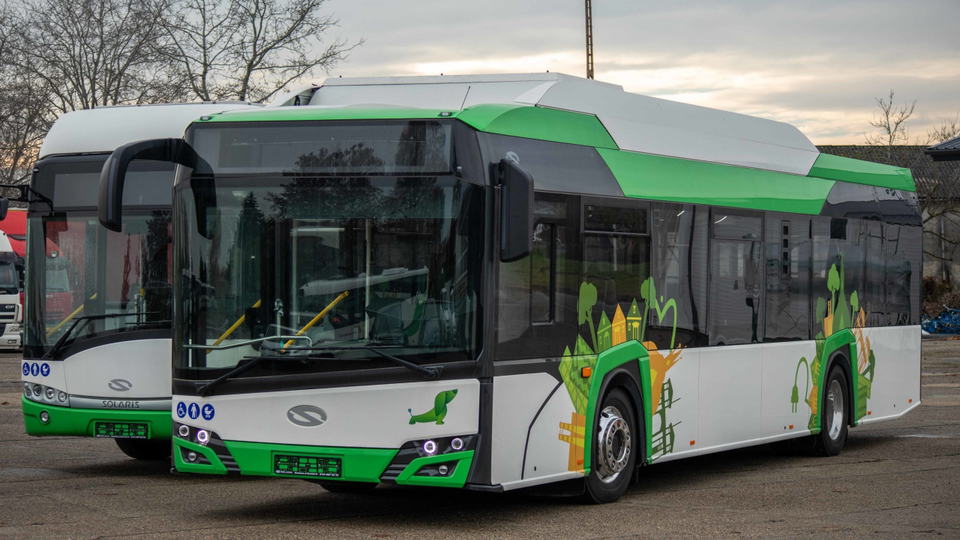 Munkába álltak Paks elektromos autóbuszai