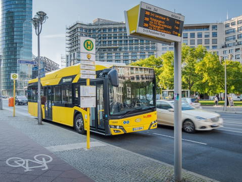 A BVG a problémás Solaris villanybuszok akkumulátorainak cseréjét kéri a gyártótól