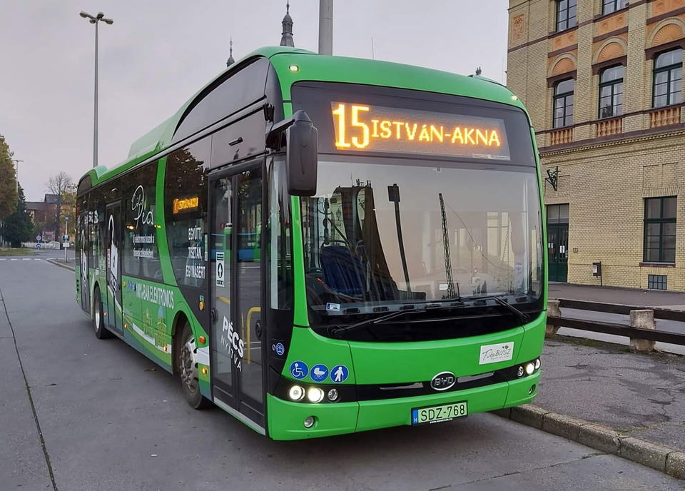 A pécsi BYD-flotta jól viseli a téli hideget