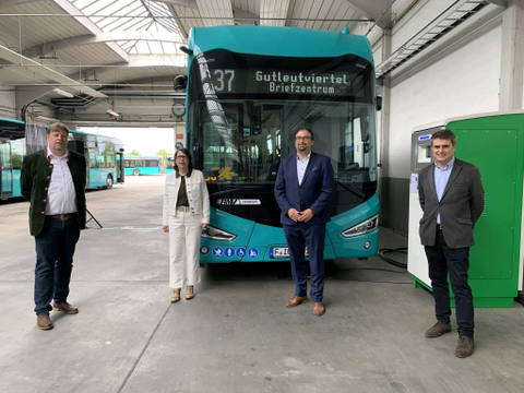 Kilenc csuklós elektromos Irizarral bővült a frankfurti ICB flottája
