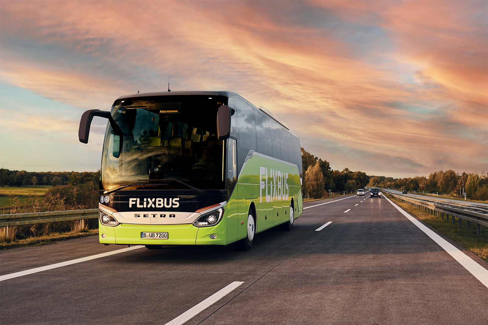 Fokozatosan újraindítja magyarországi járatait a FlixBus