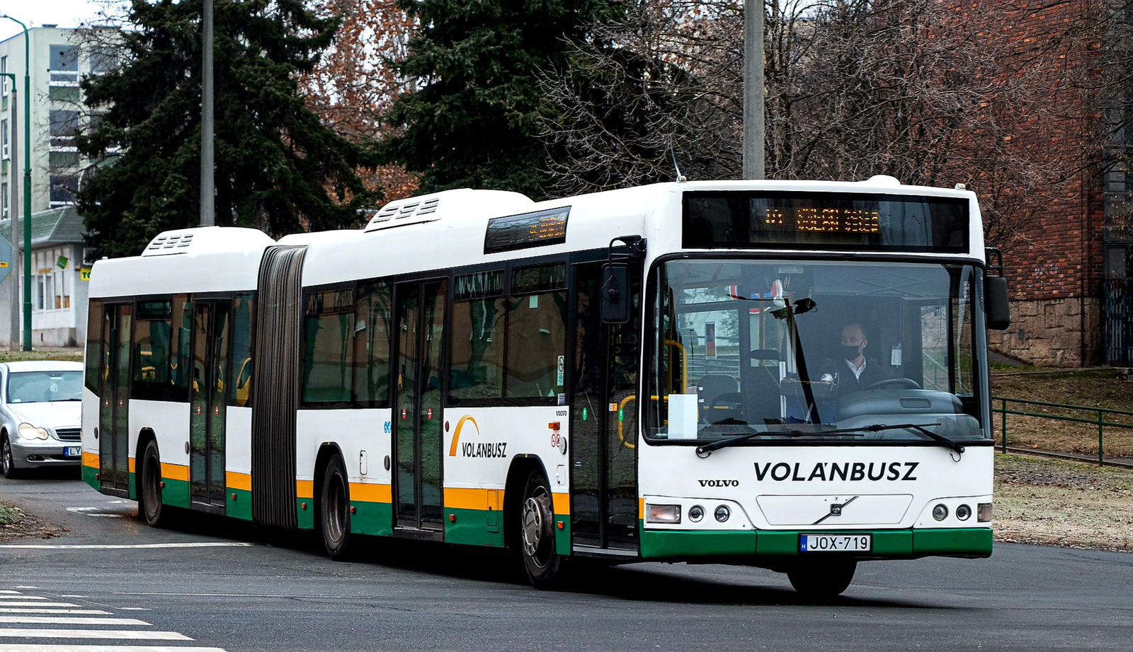 További egy évig a Volánbusz látja el Dunaújváros helyi személyszállítási feladatait