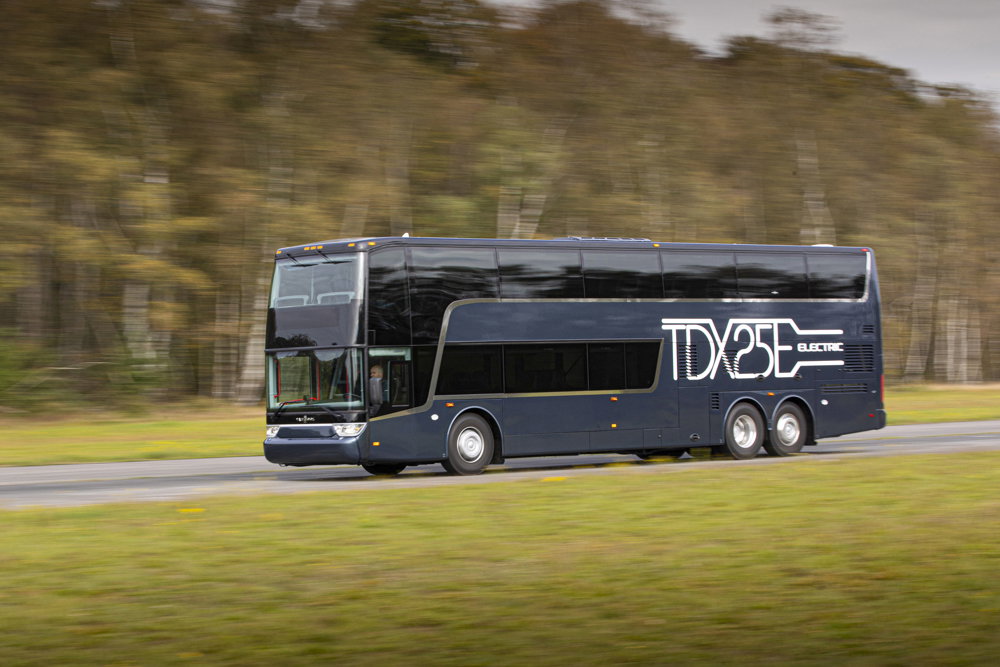 Tisztán elektromos hajtású emeletes utazóbuszt fejlesztett ki a Van Hool