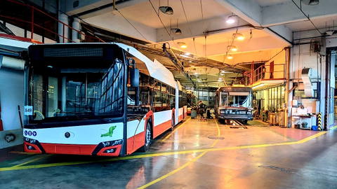 Megérkezett Brno 40 darabos Škoda 27 Tr flottájának első tagja