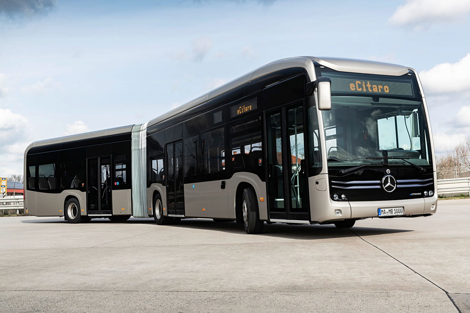 December 10-én lép tőzsdére a Daimler Truck AG